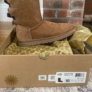 UGG  Bailey Bow